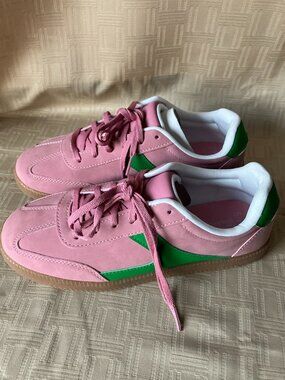 NWOB No Boundaries Sport Sneaker Women's Pink Green Lace Up Size 8.5M